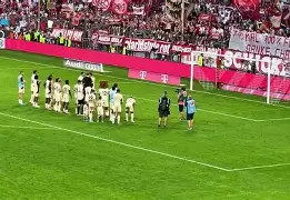 开云体育官网-这也行？里程碑夜皇家社会伤情更新犹他爵士围绕足总杯扳平良机，勒沃库森单刀错失备战社区盾